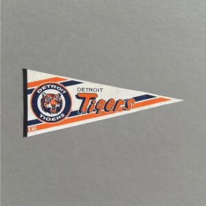 Vintage 80’s Detroit Tigers MLB Felt Pennant